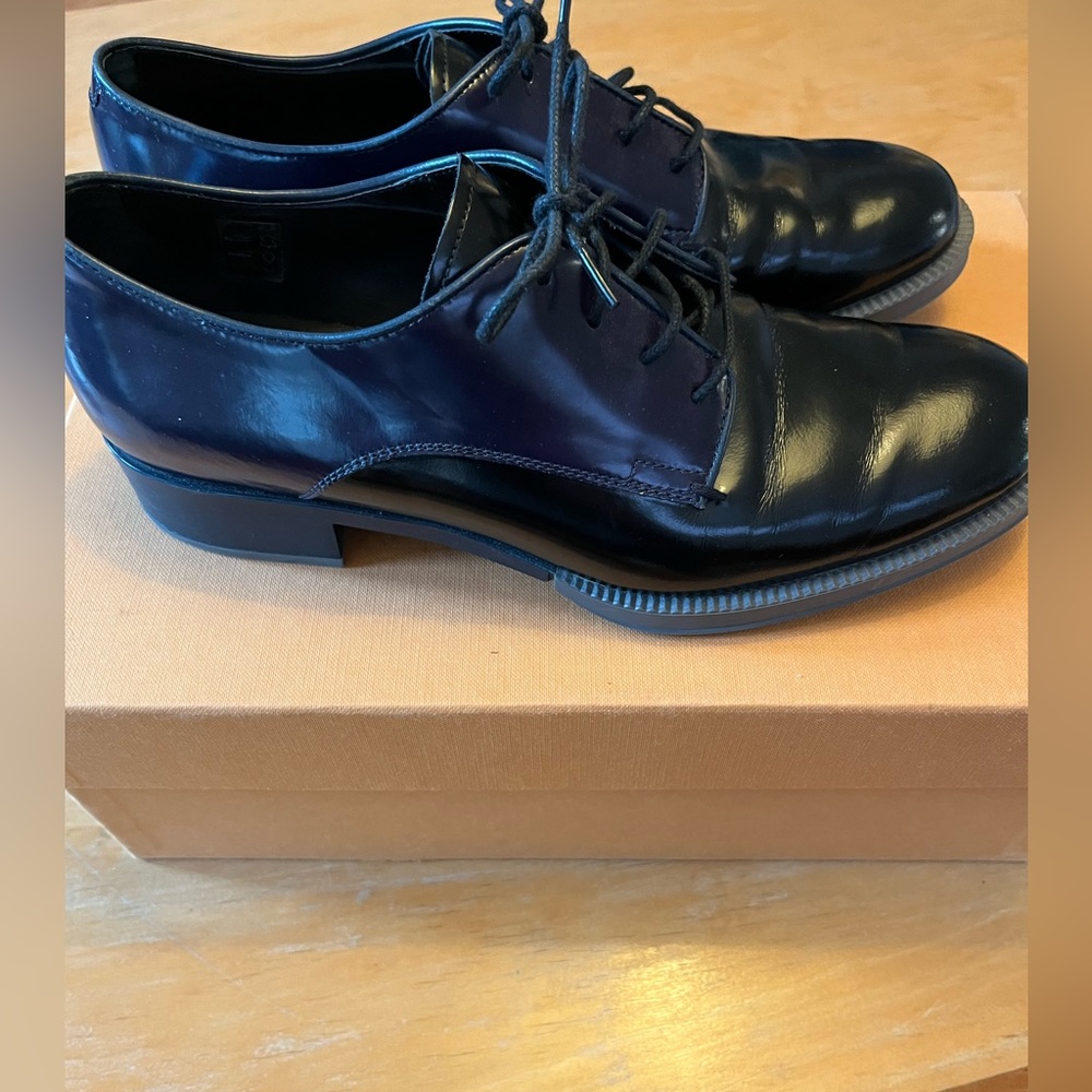 Tod’s two-tone leather Oxford